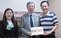 Prof. Zhou (left), Vice-President of Nanjing University, meets with Prof. Fung Tung, Associate Vice-President of CUHK